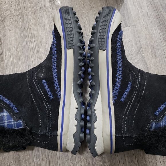 Merrell Women's Black and Blue Plaid Winter Boots - Picture 3 of 10